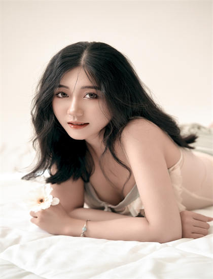 《娱乐百分百2022》剧本创作揭秘：演员们的精彩表演背后 展现影视工作者的专业精神